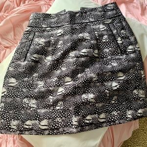 Feather pattern pencil mini skirt